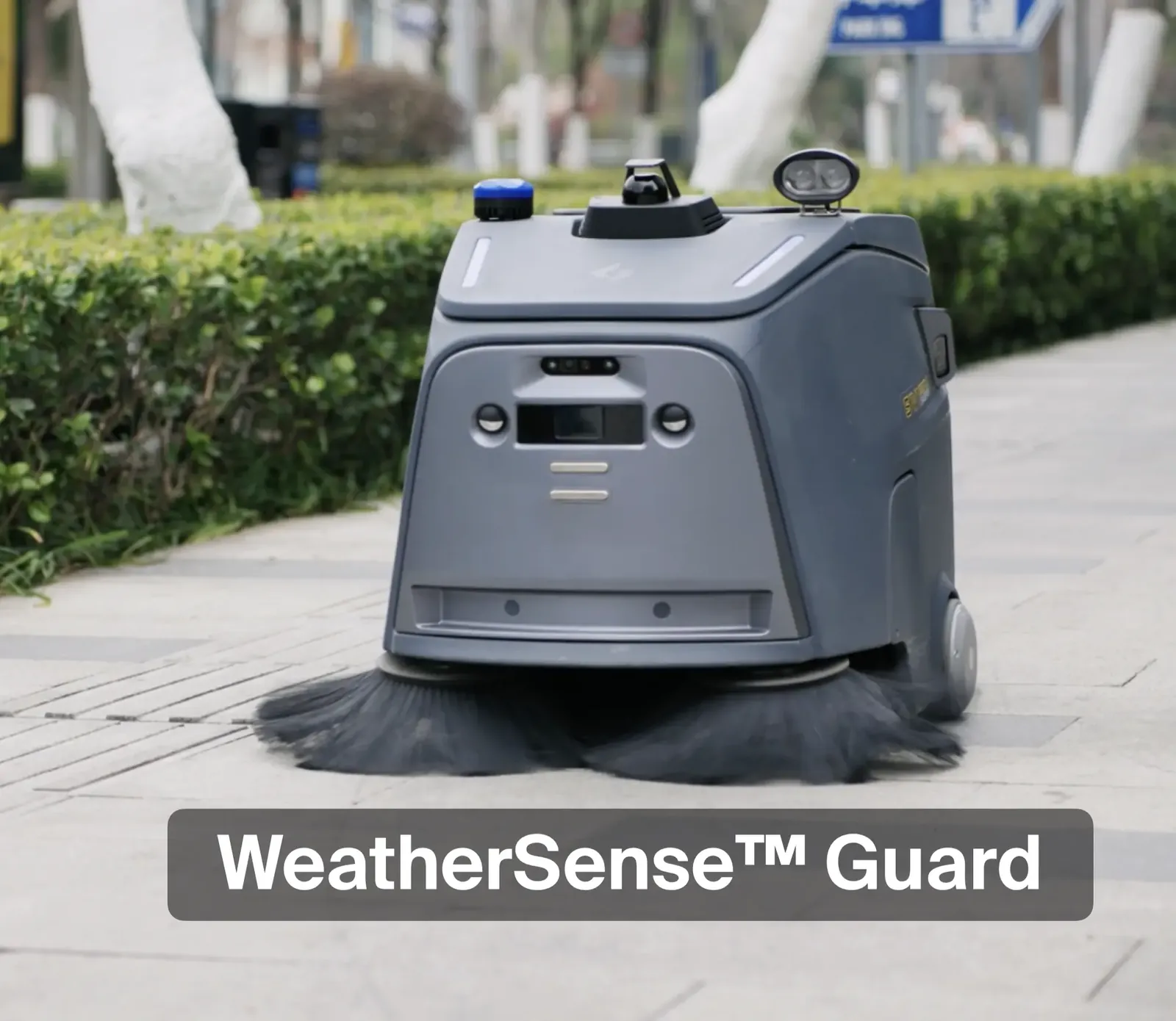 Varredor autônomo Gausium Beetle com o sistema WeatherSense Guard de detecção de chuva